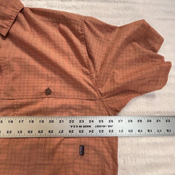 Patagonia Mens XL Button-Up Vented Shirt Rust Orange Checked Lightweight Outdoor - Picture 6 of 7